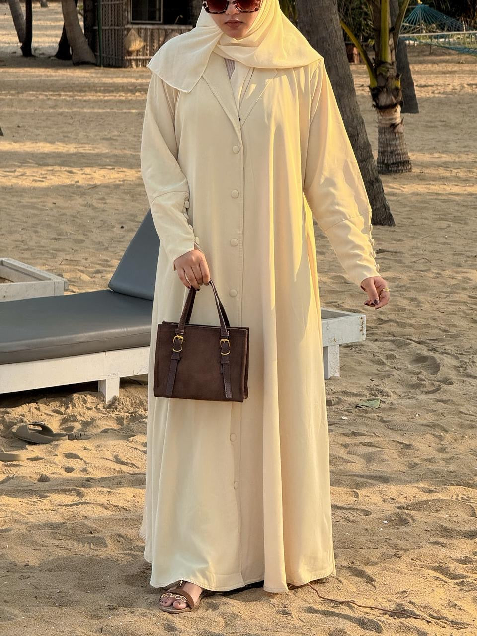 Thahani Abaya