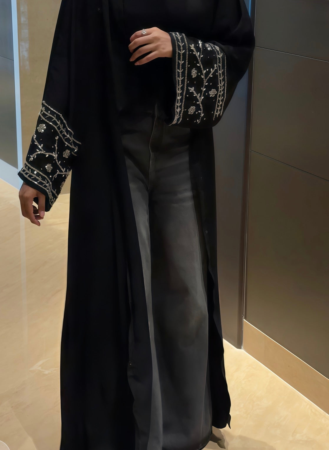 Muhx Abaya
