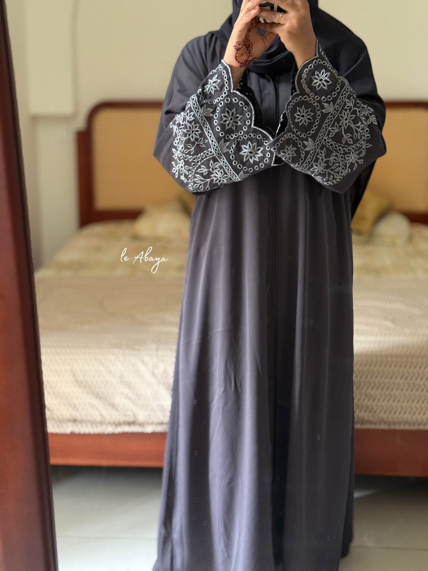 Lacer cut  Abaya