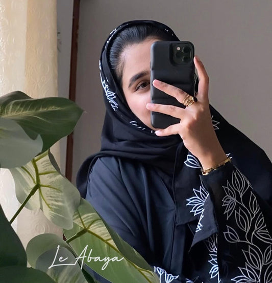 Zinuuh Abaya