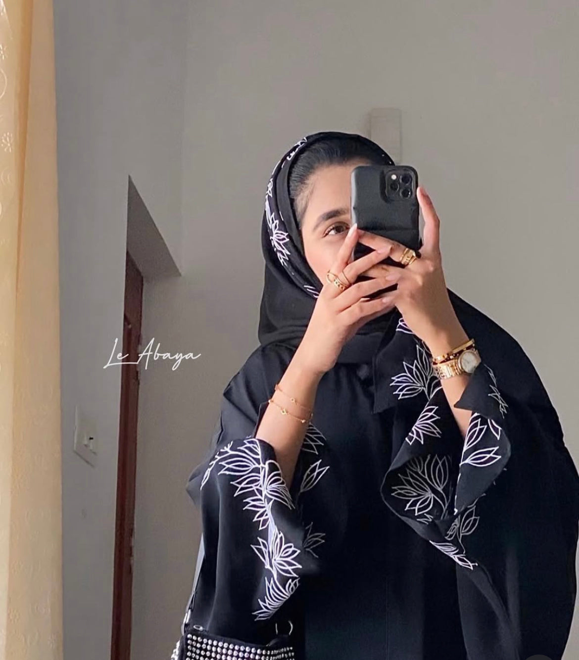 Zinuuh Abaya
