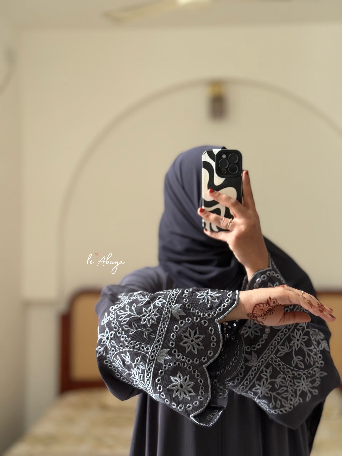 Lacer cut  Abaya