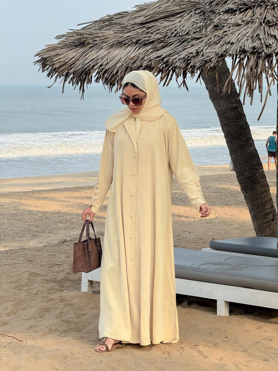 Thahani Abaya