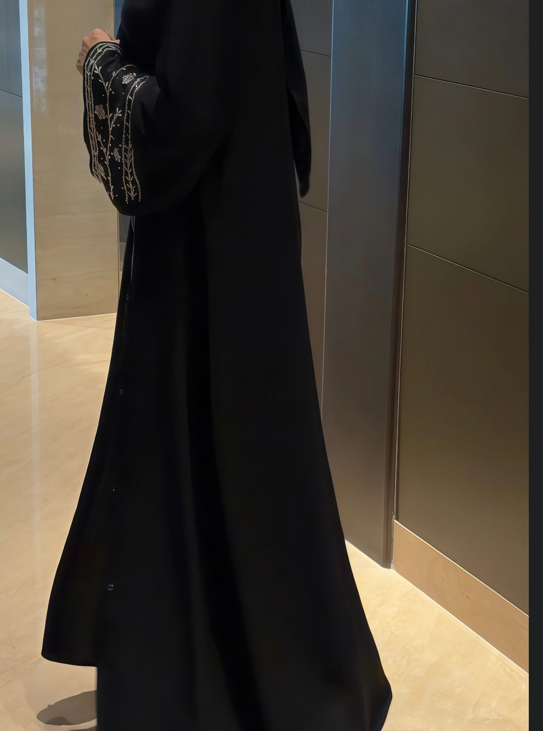 Muhx Abaya
