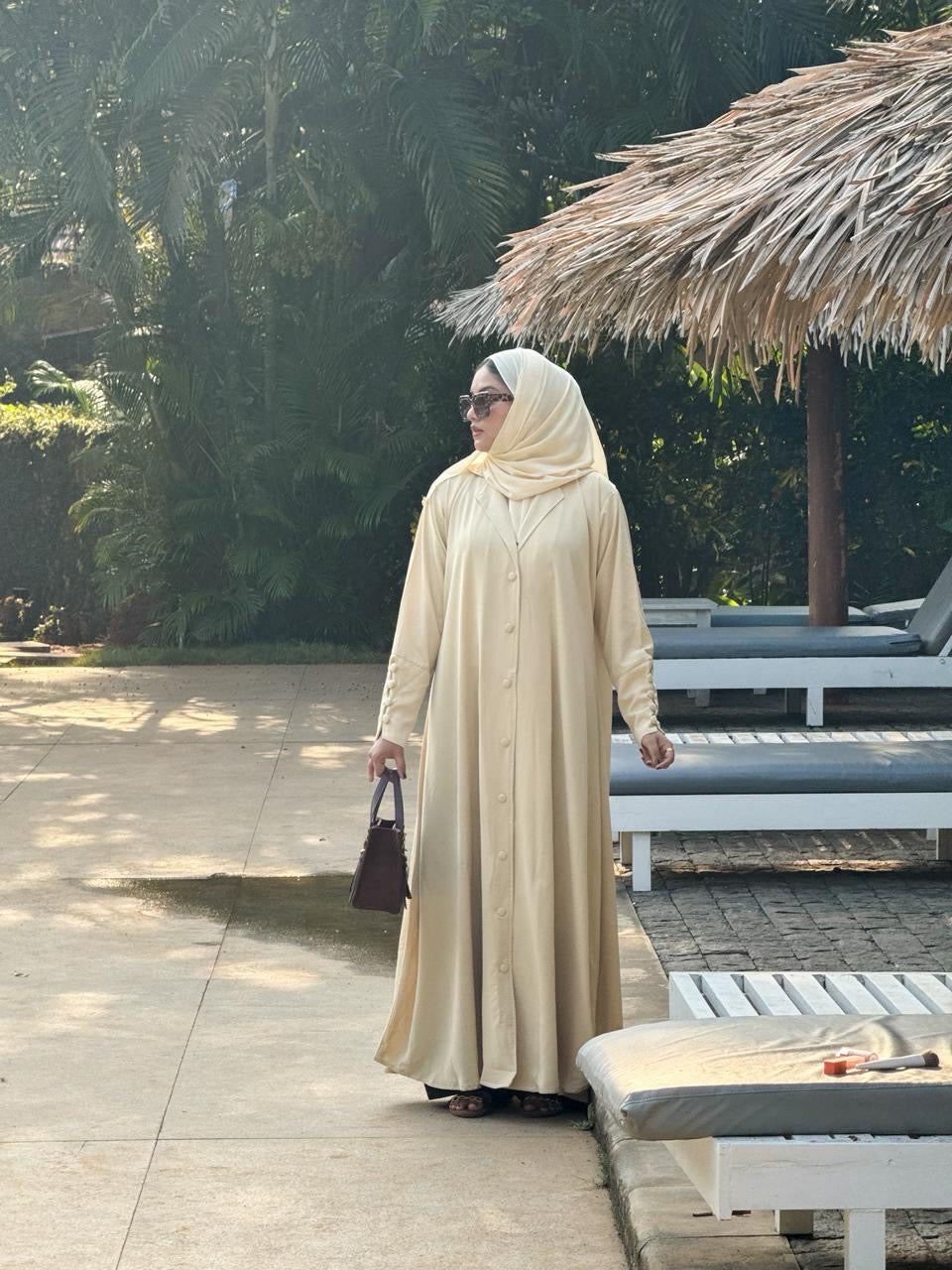 Thahani Abaya