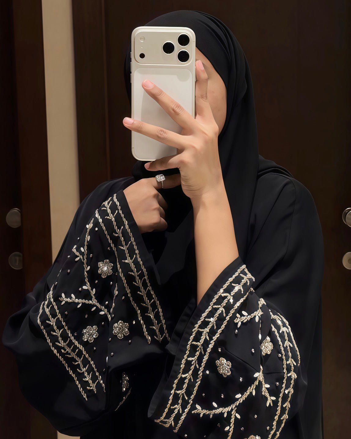 Muhx Abaya